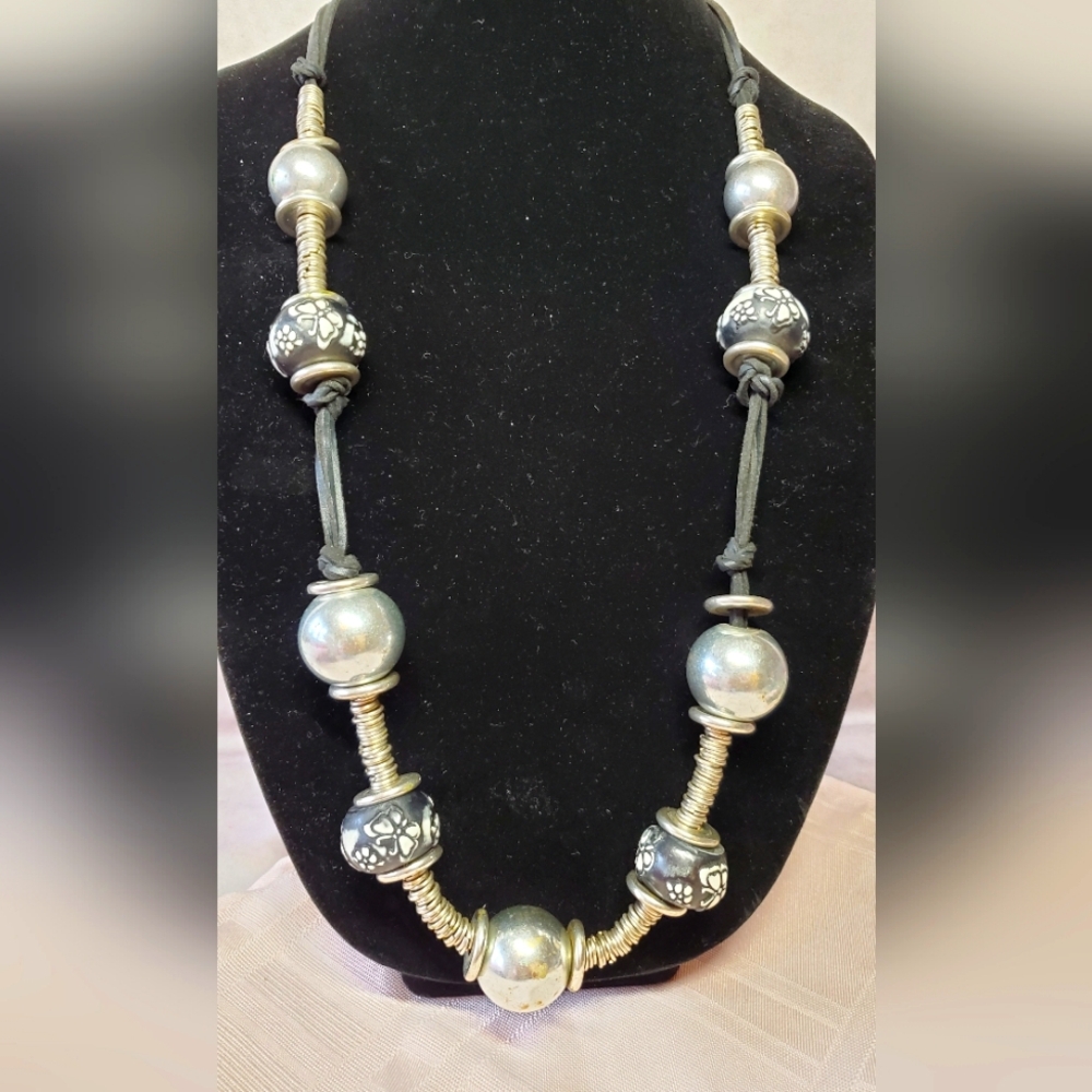 Unique Silvertone metal 36" Necklace